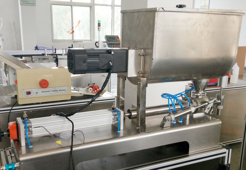 半自動辣椒醬灌裝機細節(jié)圖